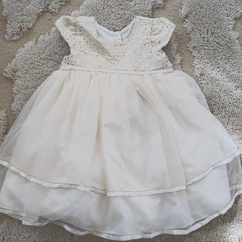 Shimmery cream colored dress with beautiful details, Size 18 months